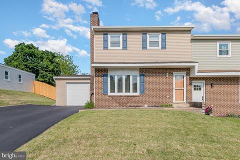 145 Faith Cir, Carlisle, PA 17013