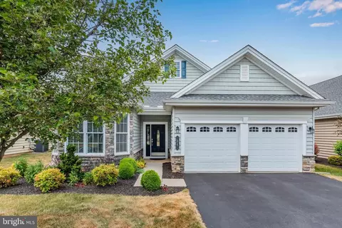 84 Presidents Dr, Mechanicsburg, PA 17050