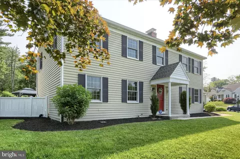 3813 Bellows Dr, Camp Hill, PA 17011