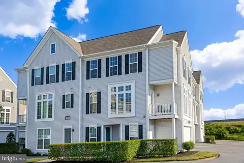 3041 Meridian Cmns #D, Mechanicsburg, PA 17055