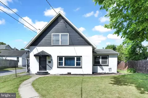 8 S Washington St, Mechanicsburg, PA 17055