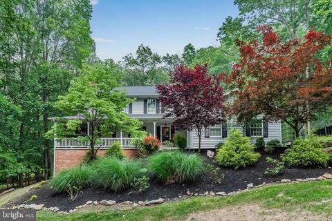 659 Spring Ln, Boiling Springs, PA 17007