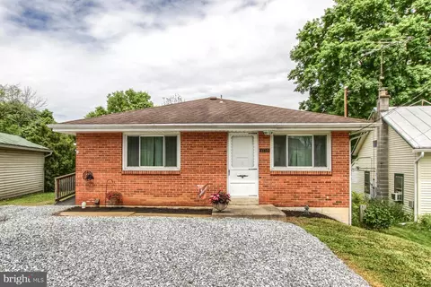 1753 Main St, Mechanicsburg, PA 17055