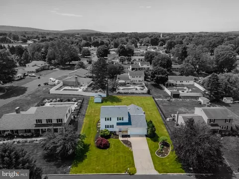 895 Hawthorne Ave, Mechanicsburg, PA 17055