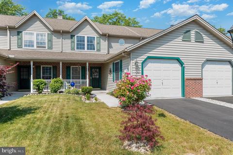 35 Westwood Ct, Enola, PA 17025