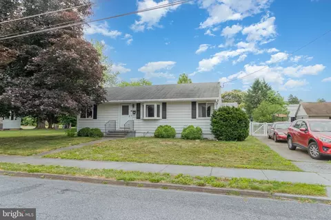 313 W Green St, Mechanicsburg, PA 17055