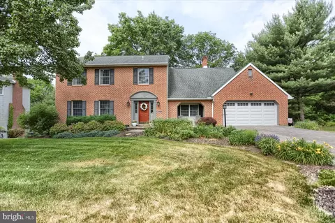 3942 Brookridge Dr, Mechanicsburg, PA 17050