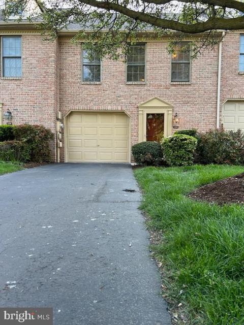 1222 Timber View Dr, Mechanicsburg, PA 17050