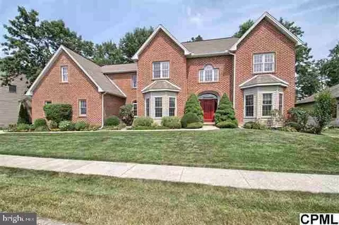 1222 Kings Cir, Mechanicsburg, PA 17050