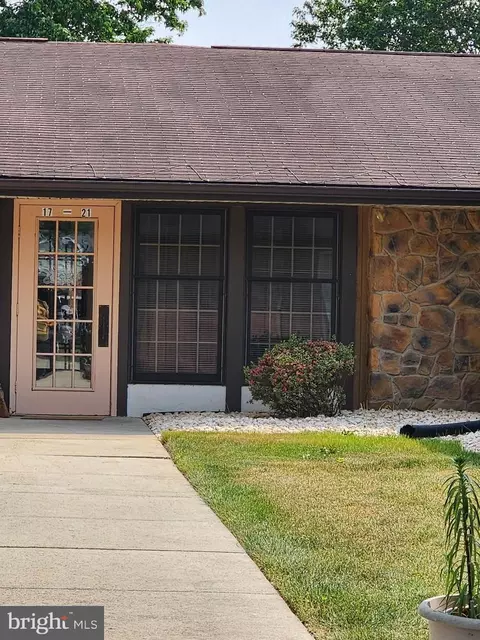18 Abbey Ct, Carlisle, PA 17015