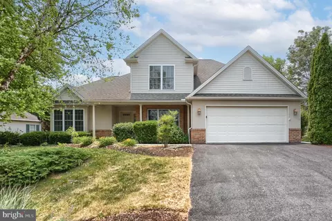885 Crooked Stick Dr, Mechanicsburg, PA 17050