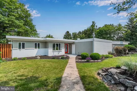 15 Brook Rd, Camp Hill, PA 17011