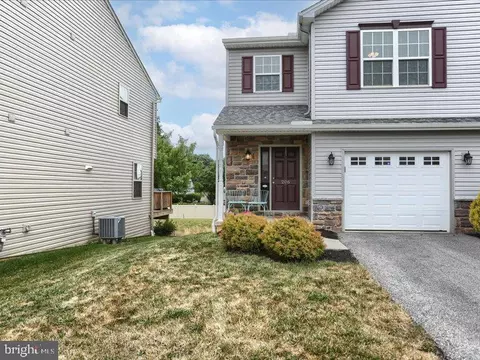 206 Westhafer Ct, Mechanicsburg, PA 17055
