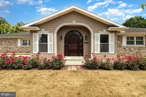 861 W North St, Carlisle, PA 17013
