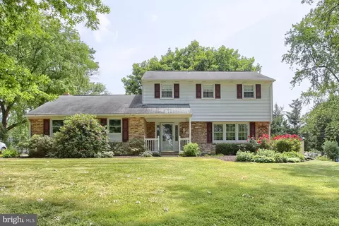 910 Willcliff Dr, Mechanicsburg, PA 17050