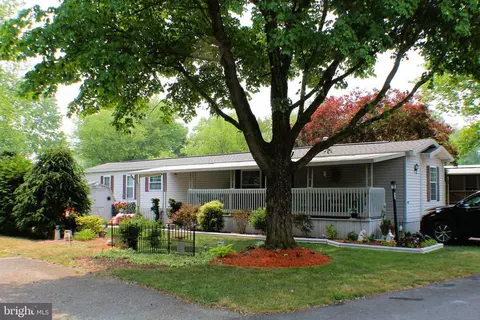 44 Cherry Ln, Carlisle, PA 17015