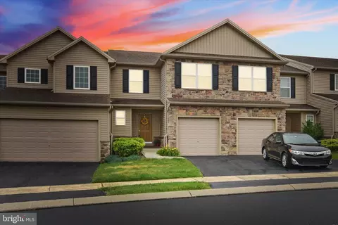 1762 Haralson Dr, Mechanicsburg, PA 17055