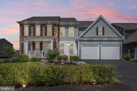 121 Stone Run Dr, Mechanicsburg, PA 17050