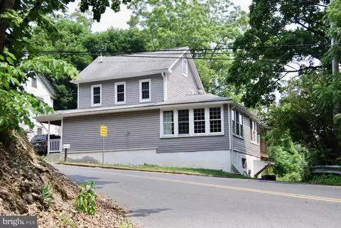 64 Creekside Dr, Enola, PA 17025