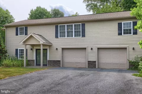 5254 Terrace Rd, Mechanicsburg, PA 17050