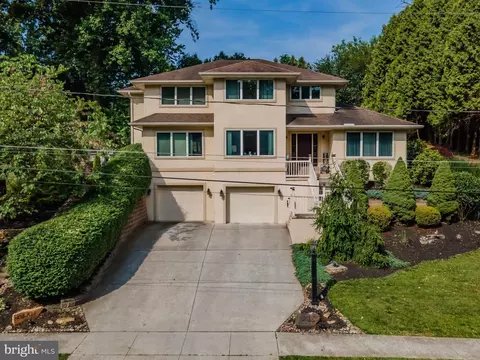 238 Hillside Dr, New Cumberland, PA 17070