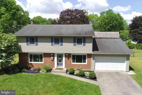 516 Penn Ayr Rd, Camp Hill, PA 17011