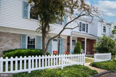 95 W Vine St, Camp Hill, PA 17011