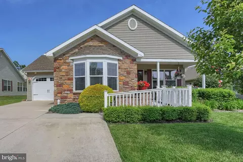85 Lantern Ln, Shippensburg, PA 17257