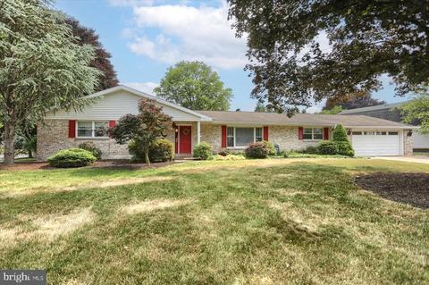 1100 Stratford Dr, Carlisle, PA 17013