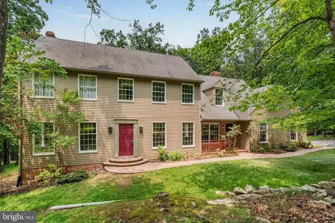 1282 Kuhn Rd, Boiling Springs, PA 17007