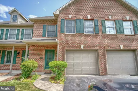 4067 Regiment Blvd, Enola, PA 17025