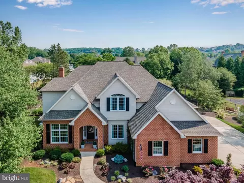 1773 Kendall Dr, Mechanicsburg, PA 17055