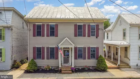 104 3rd St, Boiling Springs, PA 17007
