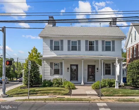 2028 Market St, Camp Hill, PA 17011