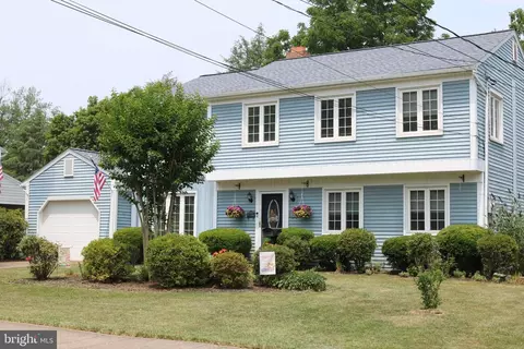 1111 Cocklin St, Mechanicsburg, PA 17055