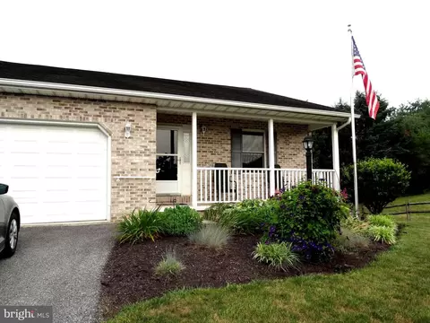21 Holly Ct, Shippensburg, PA 17257