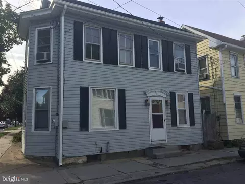 400 W Simpson St, Mechanicsburg, PA 17055