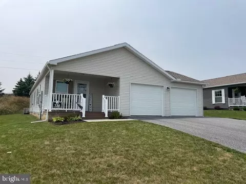 136 Glenridge Dr, Carlisle, PA 17015