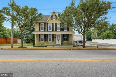 112 N Earl St, Shippensburg, PA 17257