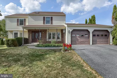 12 Victoria Way, Camp Hill, PA 17011