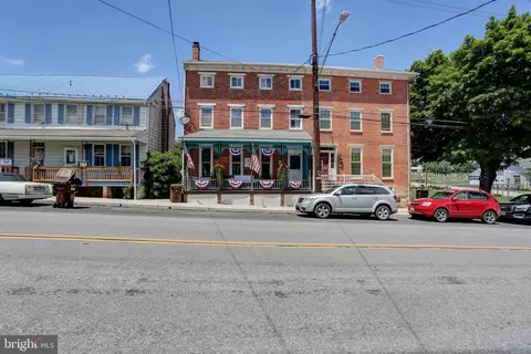 9 E Main St, Newburg, PA 17240