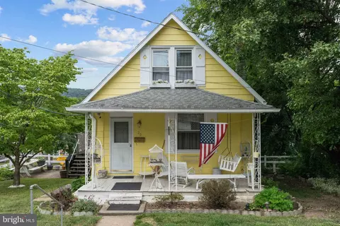 23 E Shady Ln, Enola, PA 17025