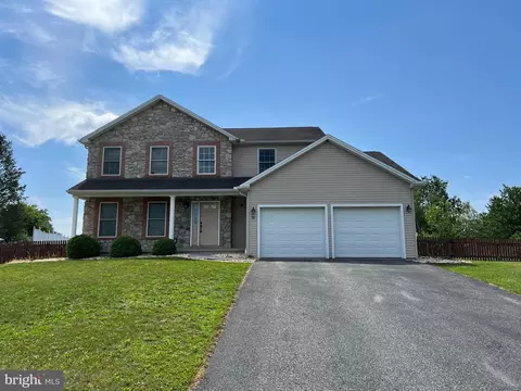 16 Sir William Dr, Newville, PA 17241