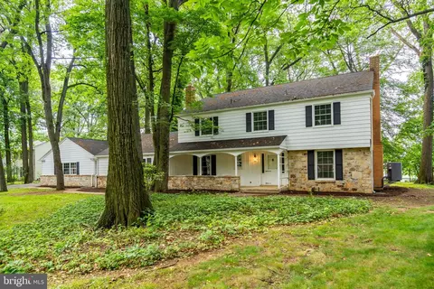 814 Flintlock Ridge Rd, Mechanicsburg, PA 17055