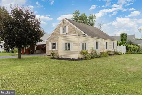 2001 Highland Cir, Camp Hill, PA 17011