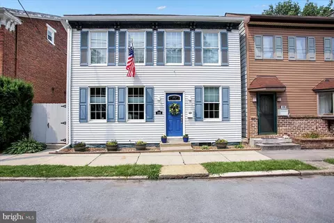 226 S High St, Mechanicsburg, PA 17055