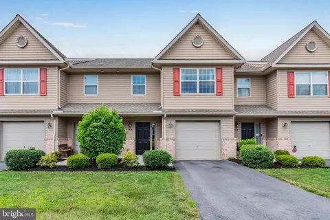 6 Brook Side Dr, Carlisle, PA 17013