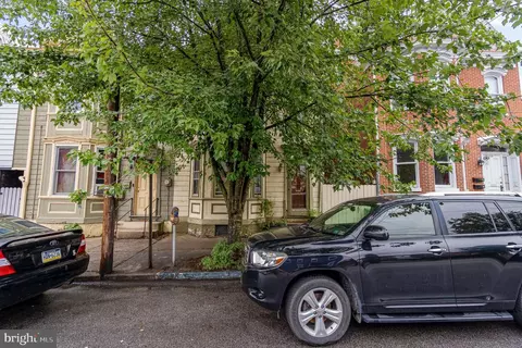 114 S Pitt St, Carlisle, PA 17013