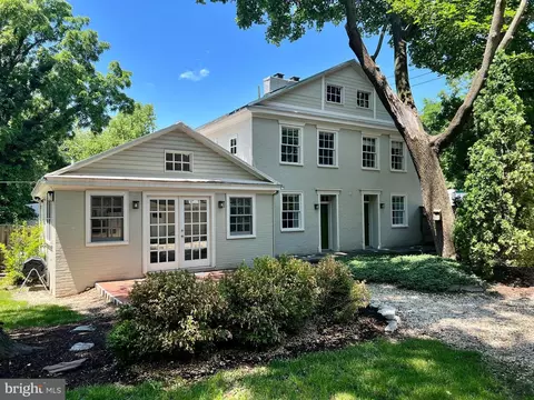 152 E Locust Ave, Carlisle, PA 17013