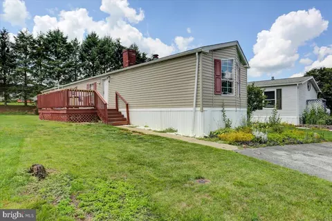 68 Rustic Dr, Shippensburg, PA 17257